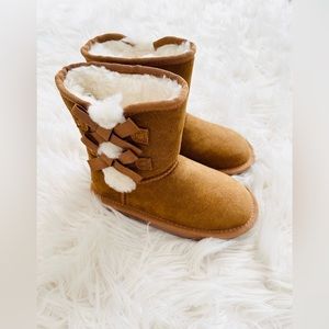 New Ugg Boots Kids Size 10